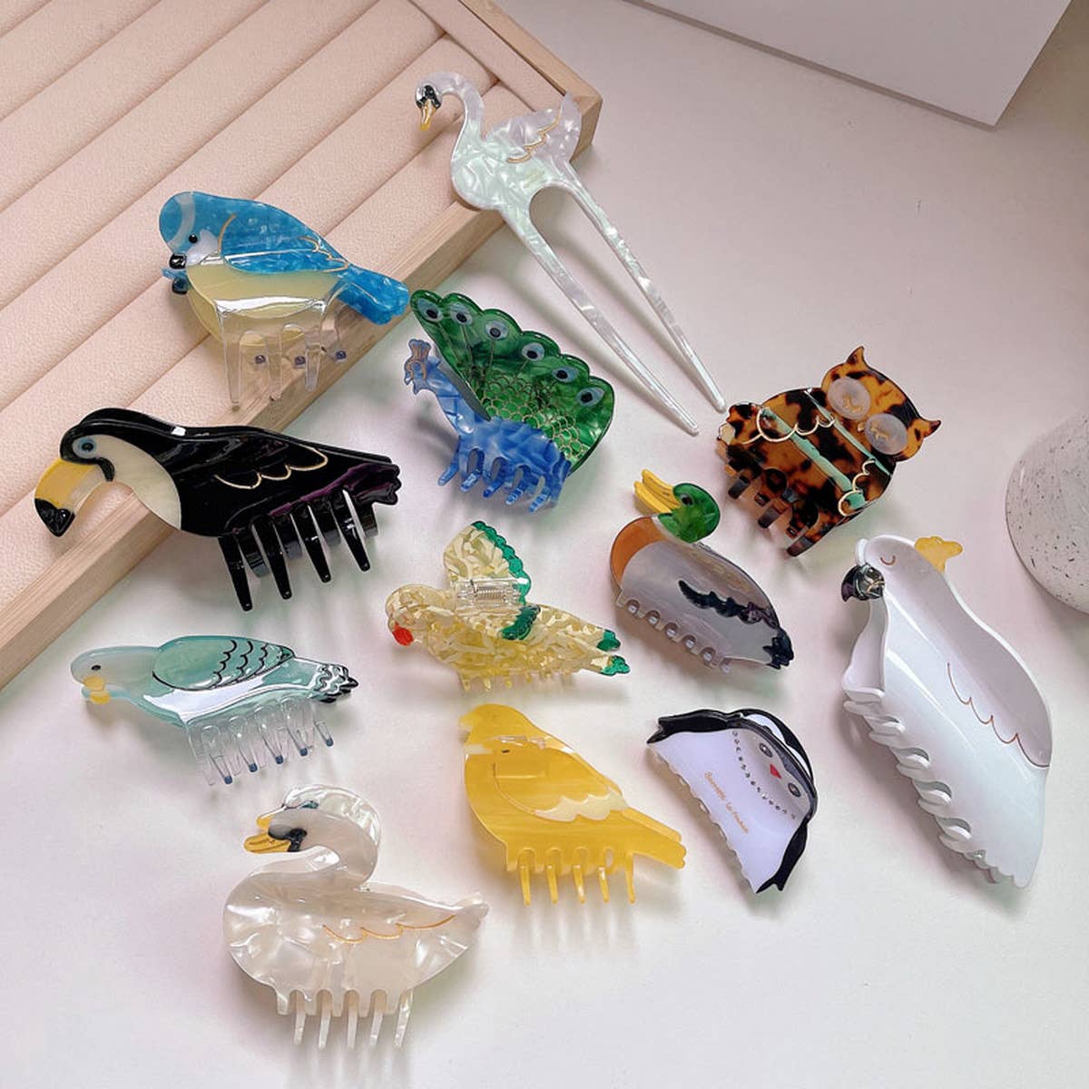ANIMAL COLORFUL PARROT BIRD HAIR CLIP_CWAHA1336