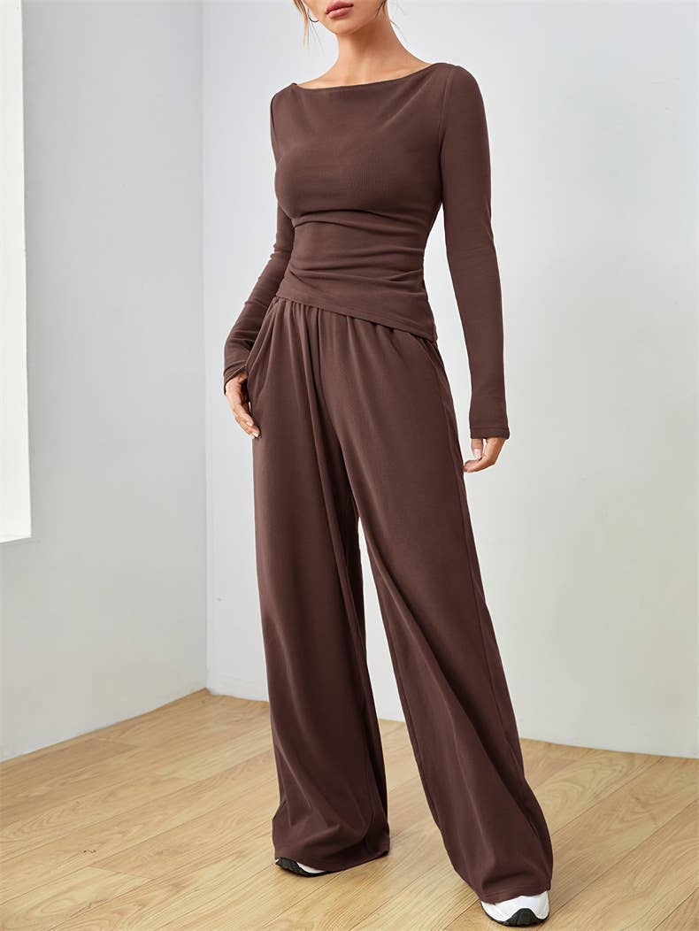 Loose-fitting top and wide-leg pants set