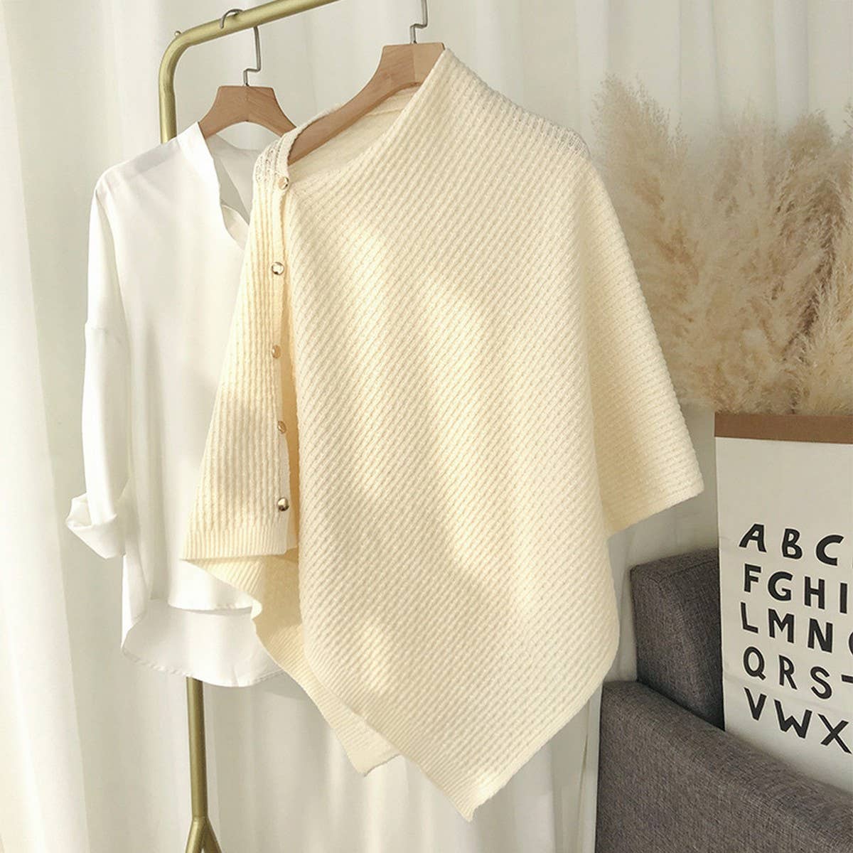 NEW KNITTED CAPE BUCKLE SHAWL