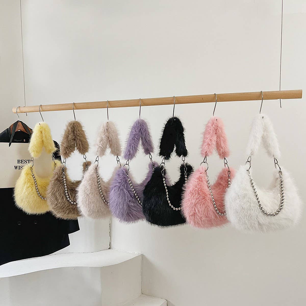 WINTER IMITATION FOX FUR PEARL CHAIN PLUSH BAG_CWAB3962