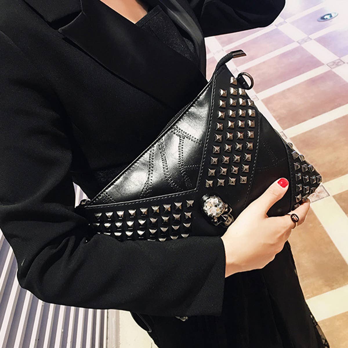 SKULL RIVET LARGE CAPACITY CLIP BAG CLUTCH BAG_CWAB1470