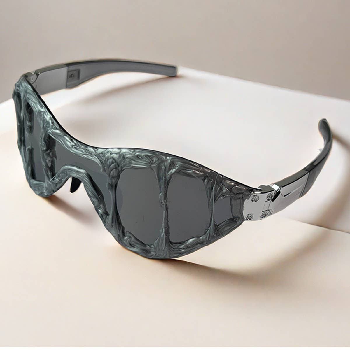 FUTURISTIC SHAPED RIMLESS SUNGLASSES