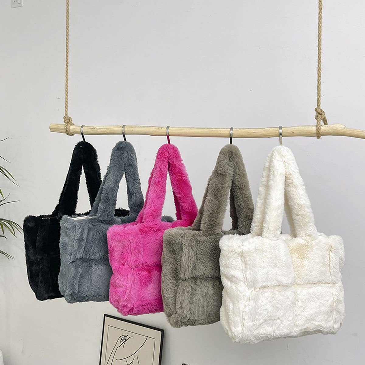 WINTER FASHION SPLICING HANDHELD SHOULDER PLUSH BAG_CWAB3940