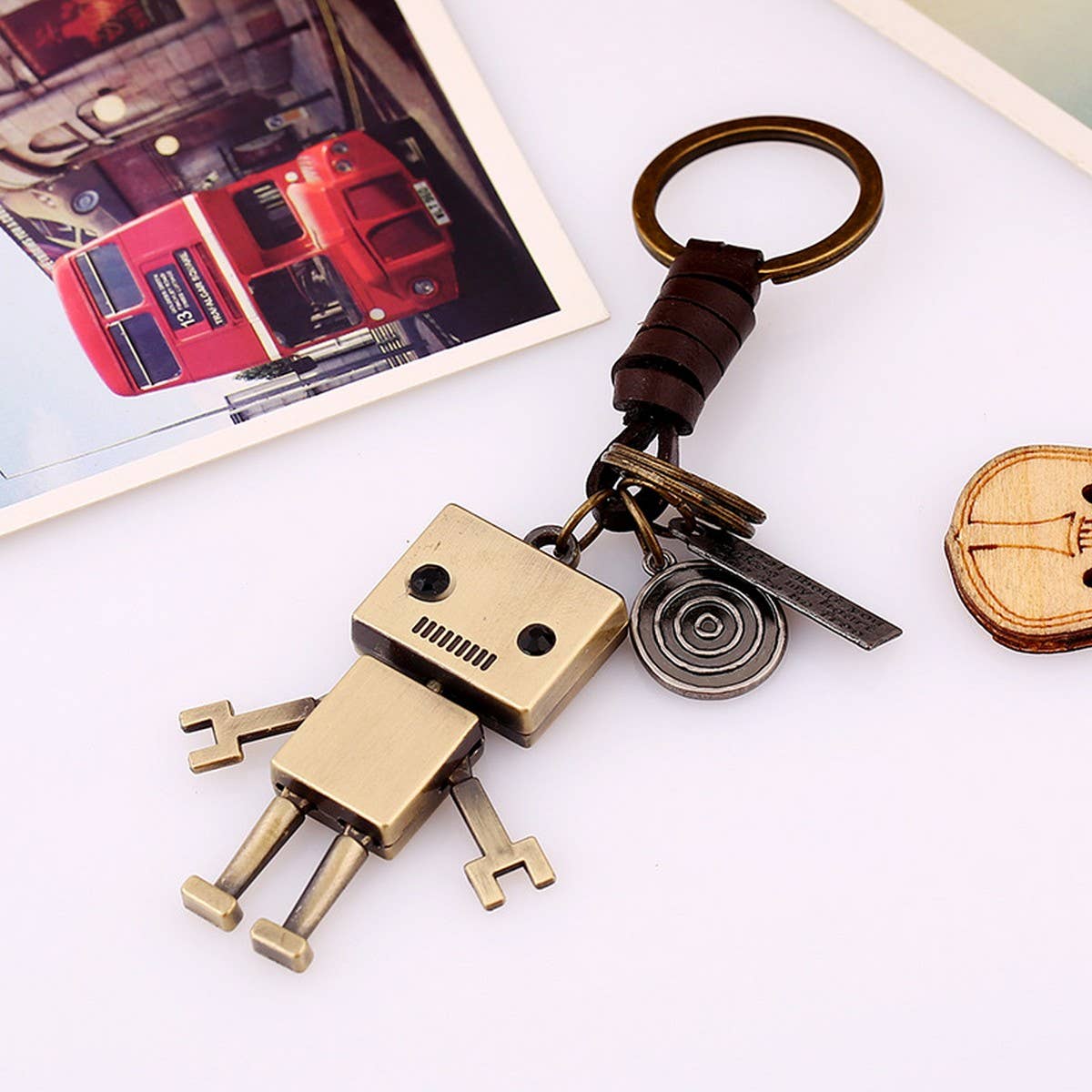 SIMPLE CARTOON CUTE ROBOT LEATHER KEYCHAIN_CWMM4699