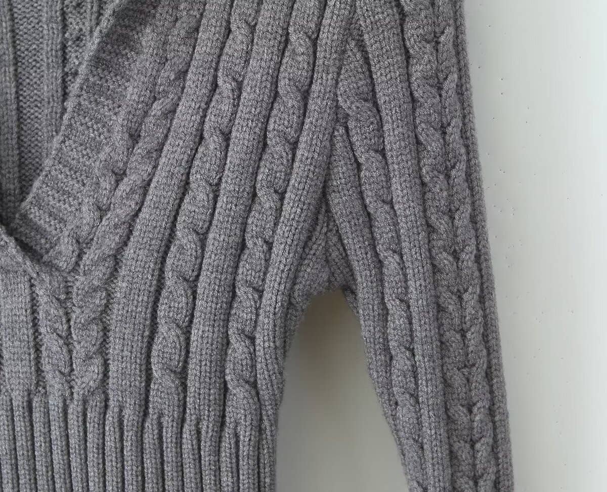 V-NECK HOODED SHORT KNIT SWEATER
