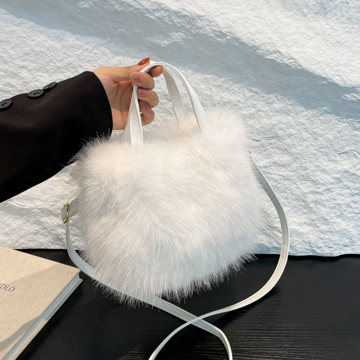WINTER FOX FUR SHOULDER CROSSBODY HANDBAG PLUSH BAG_CWAB3974