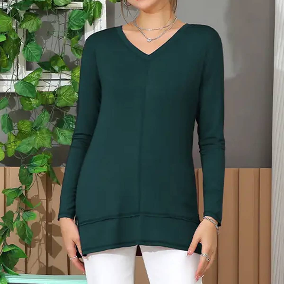 SOLID V NECK LONG SLEEVED SHIRT_CWTTL1434