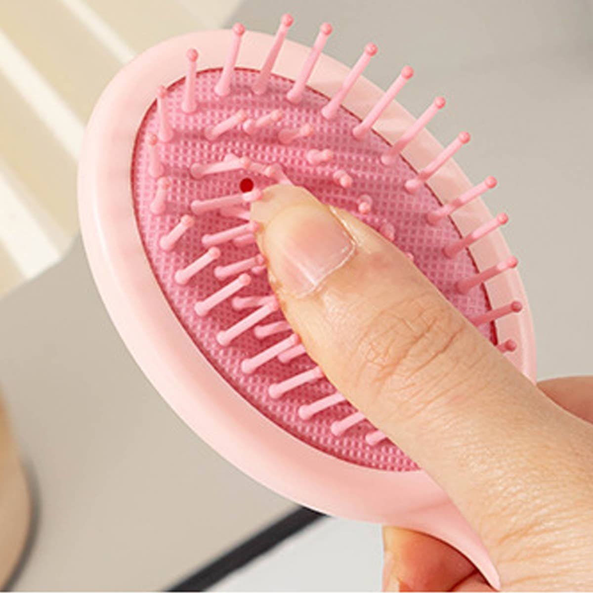 CHILDREN COMPACT MINI CUTE HOME MASSAGE COMB