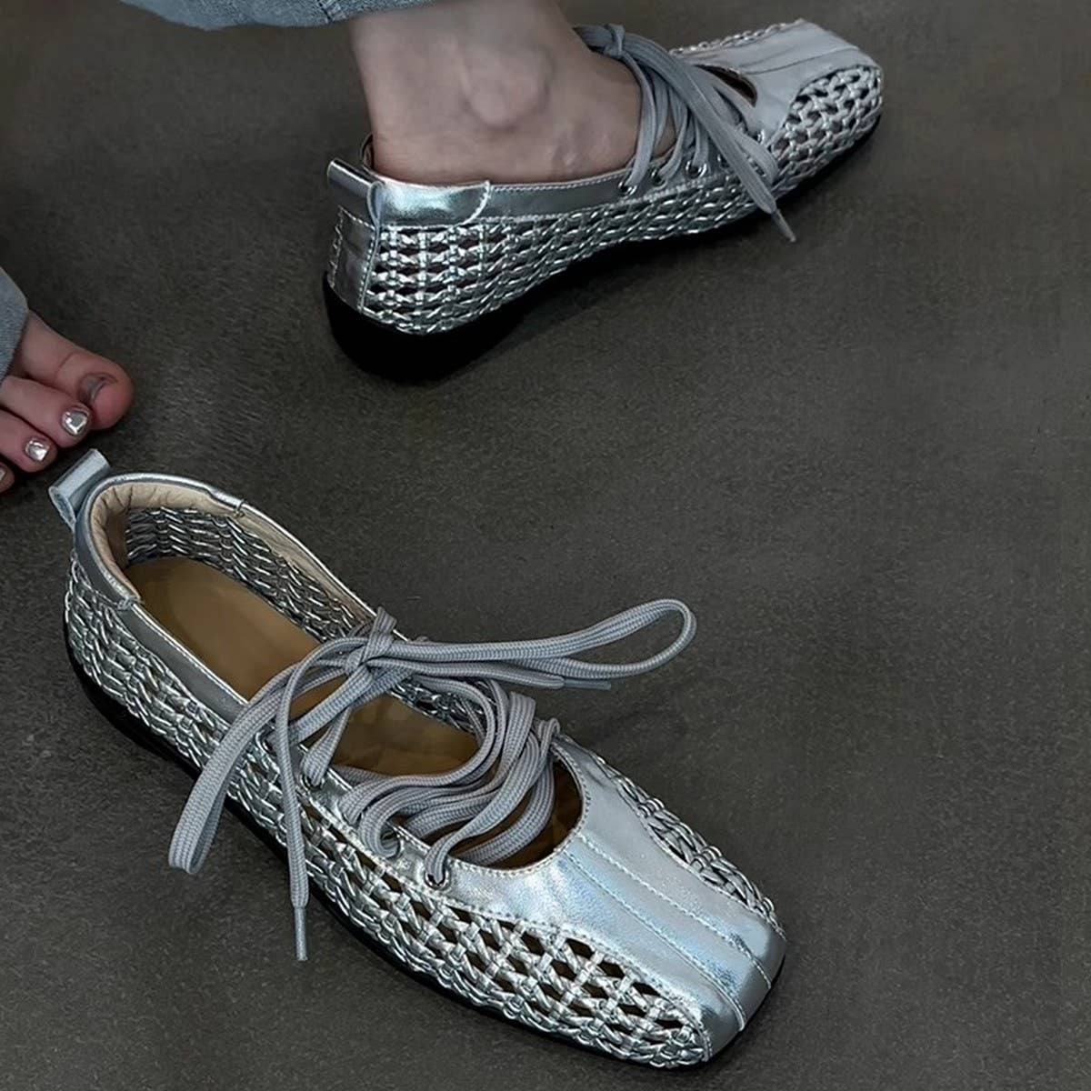 Soft Leather Retro Ballet Flats with Laces_CWSHF0154