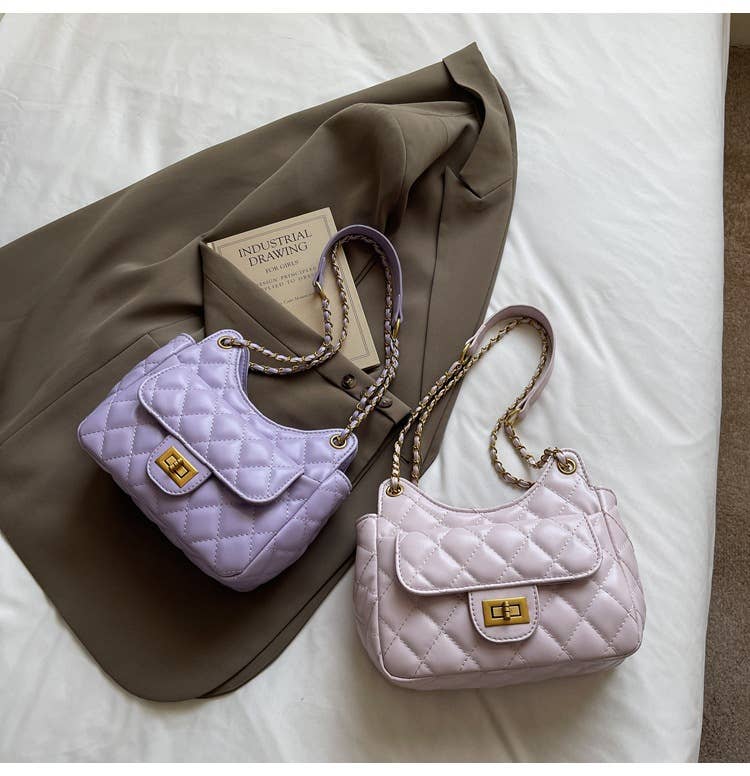 Diamond-shaped chain underarm bag