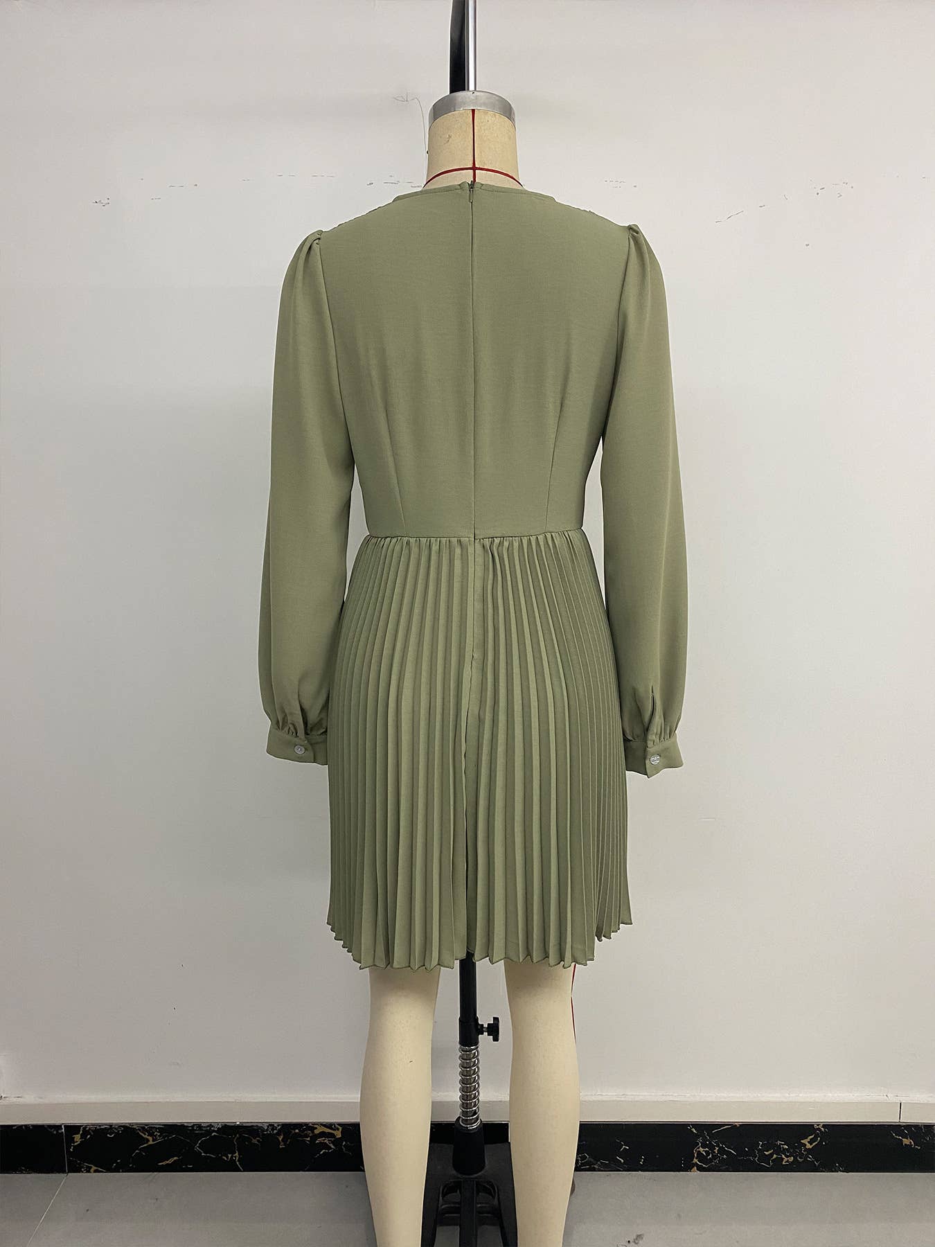 Retro V-neck solid-color pleated elegant dress