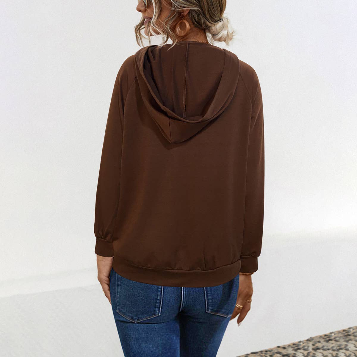 HOODIE WITH LONG SLEEVES AND BUCKLES