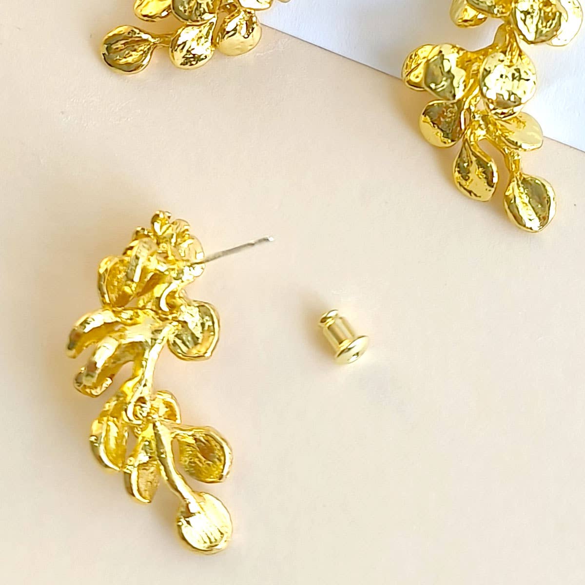LEAF TASSEL FLOWER EARRINGS_CWAJE2045