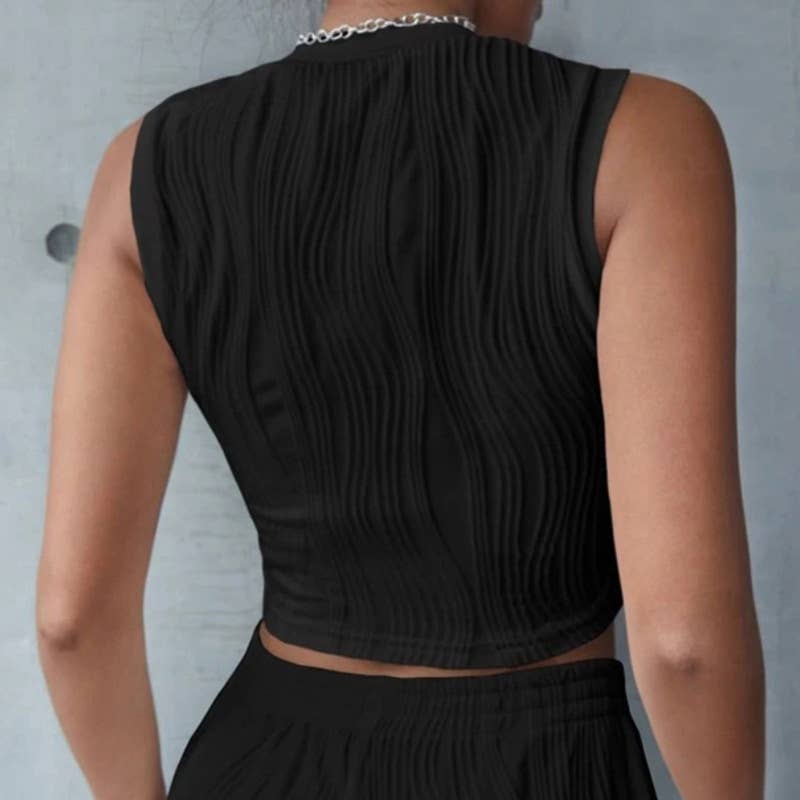 SLEEVELESS HALTER CREW NECK SLIM-FIT TANK TOP