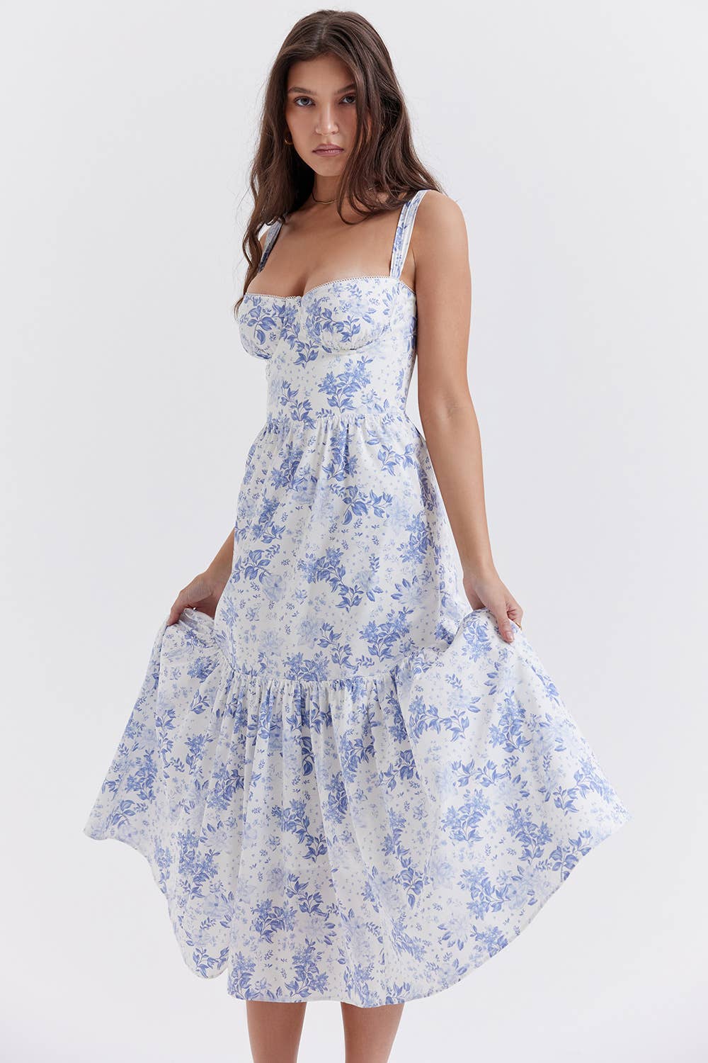 A long, high-cut, fresh and country-style dress