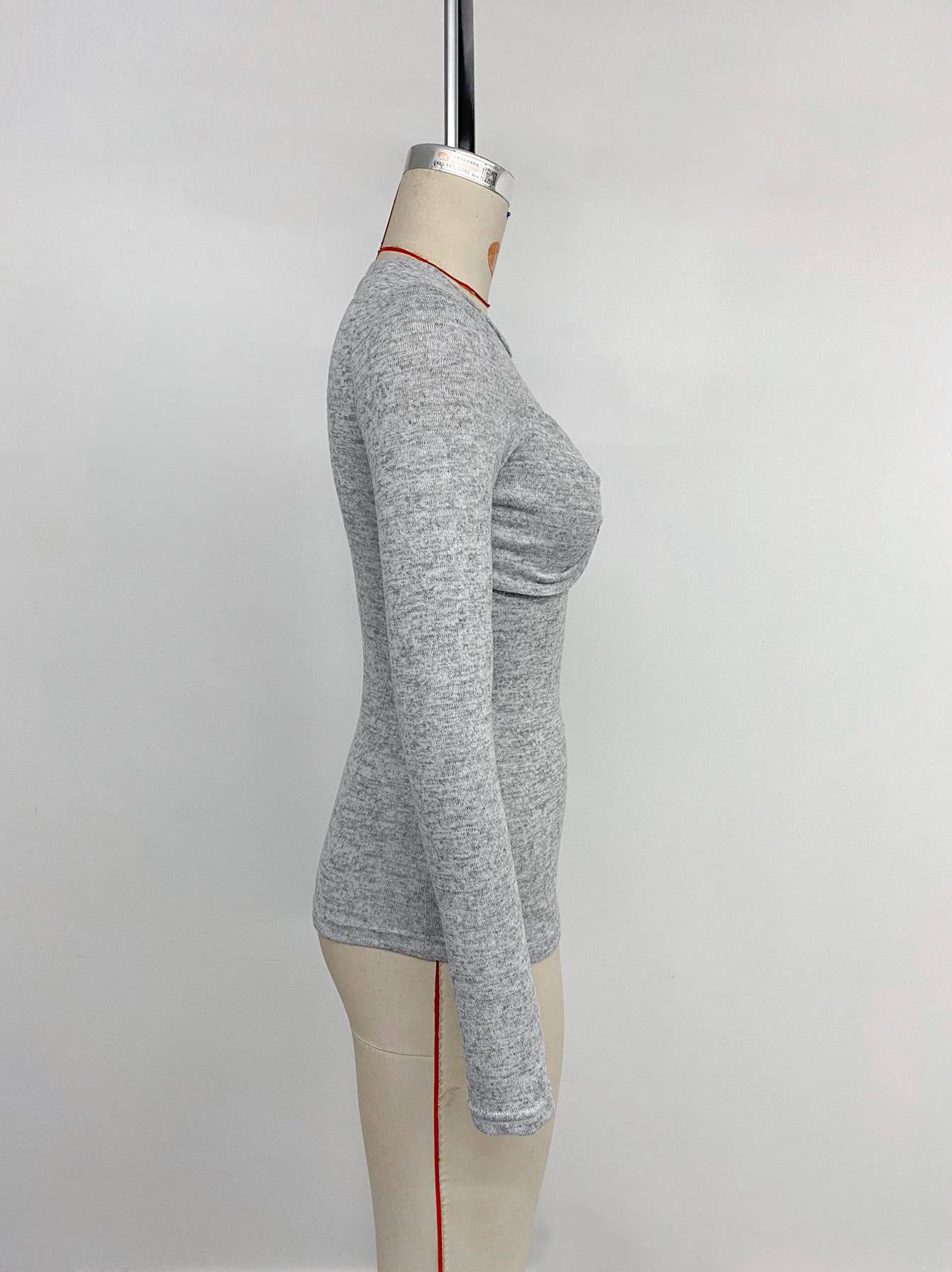 Twisted long-sleeved slimming base T-shirt