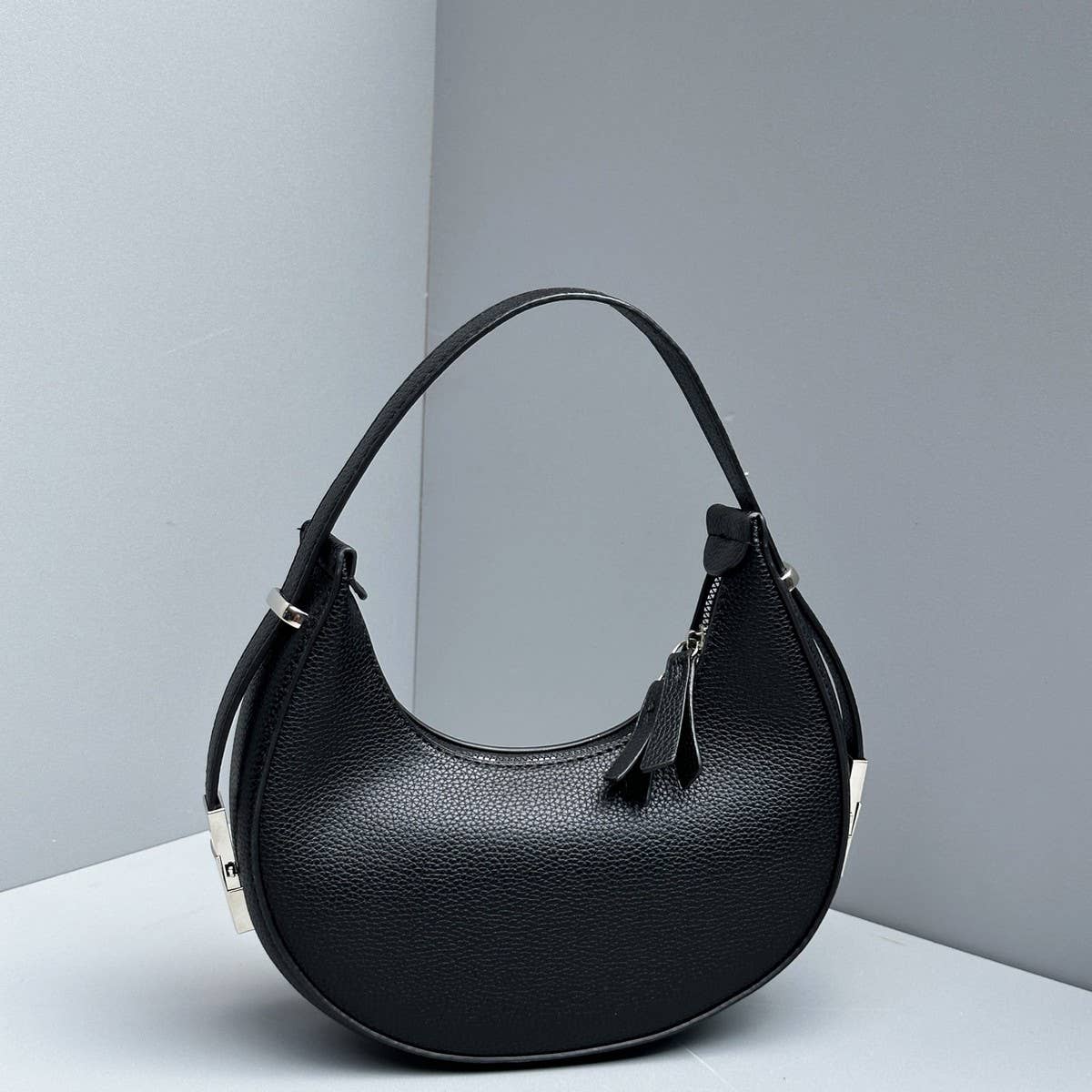 CWAB4834_NEW VERSATILE CRESCENT-SHAPED UNDERARM BAG