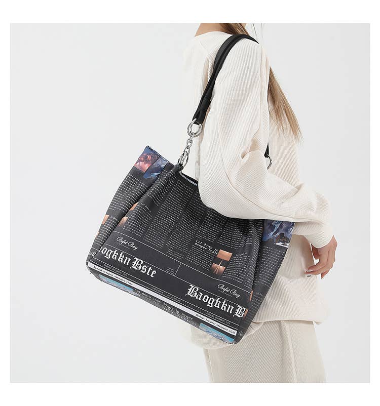 Newspaper printed large-capacity bucket bag