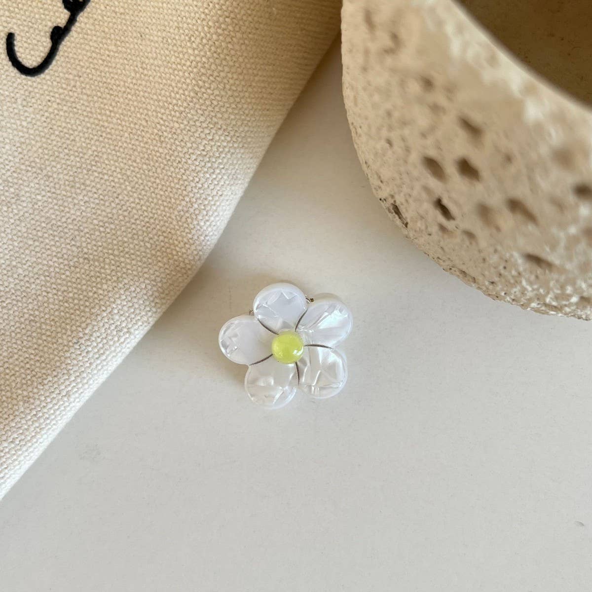 CWAHA07726_CUTE CARTOON KIDS MINI ACRYLIC HAIR CLAW CLIP