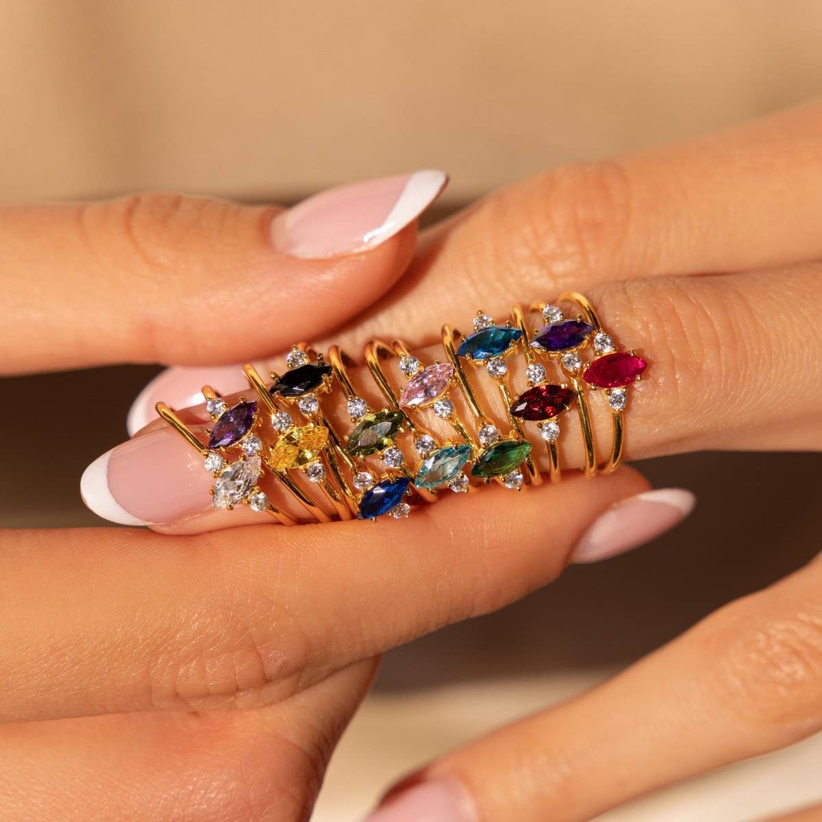 Simple Colorful December Birthstone Ring_CWMM5527