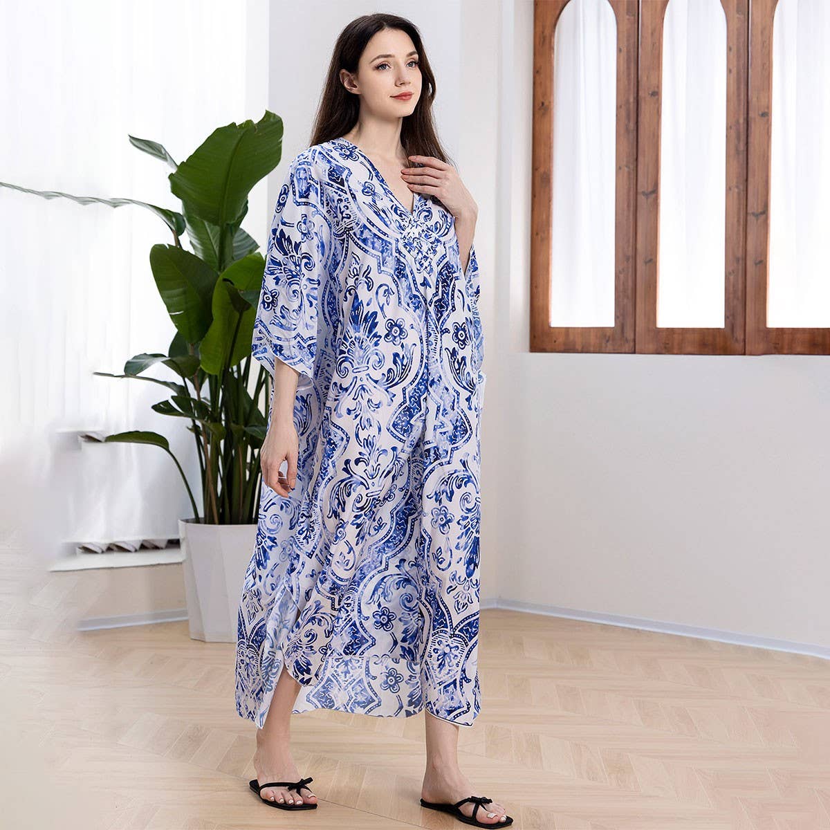 Blue Porcelain Print Beach Cover-Up Dress_CWMM6203