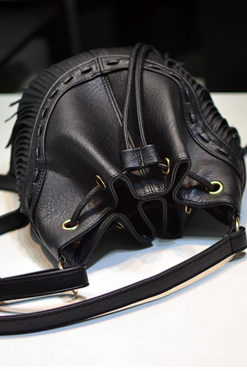CWAB1570_Leisure drawstring tassel bucket shoulder bag