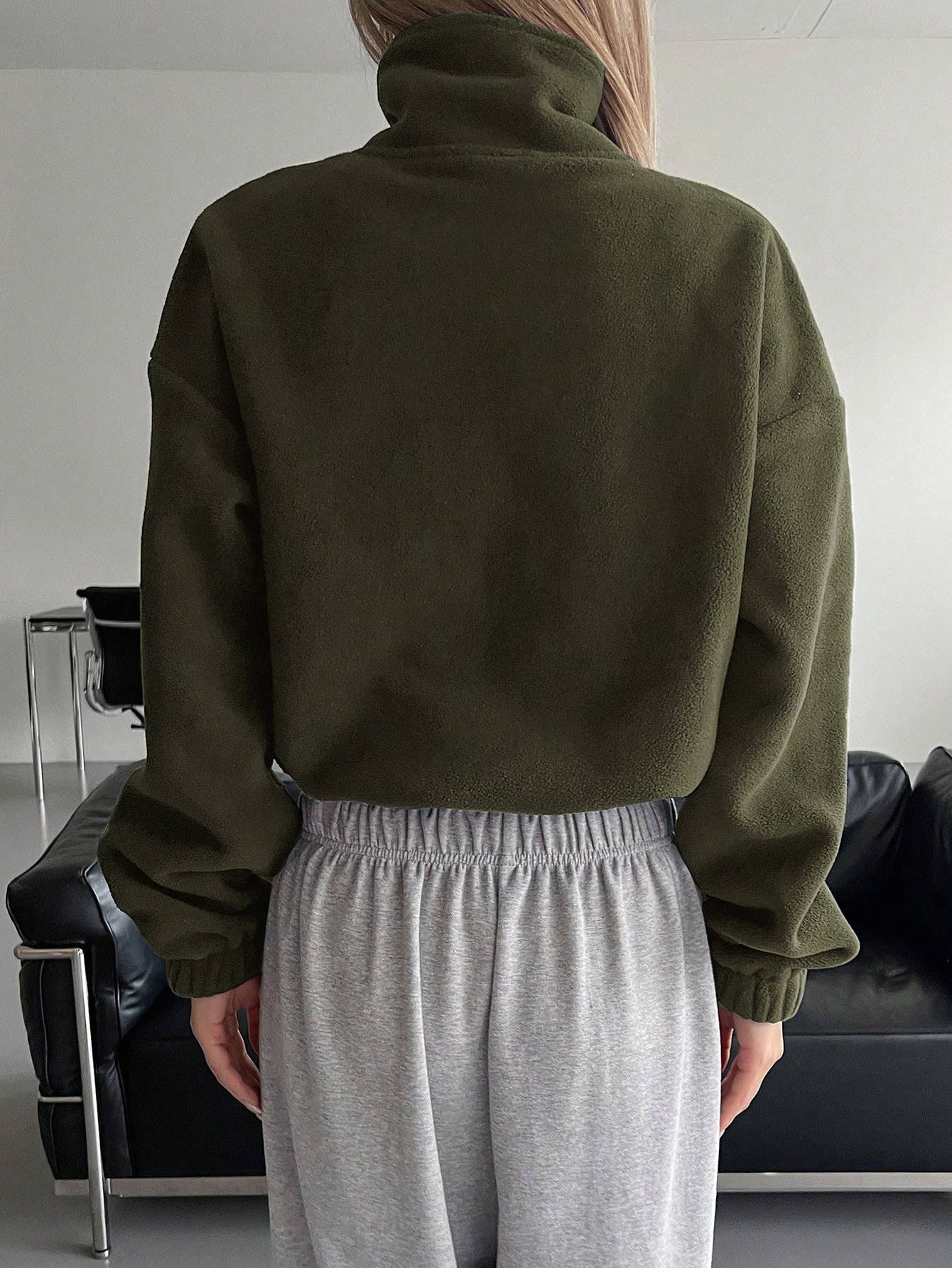 SPORTS DRAWSTRING JACKET WITH STAND-UP COLLAR