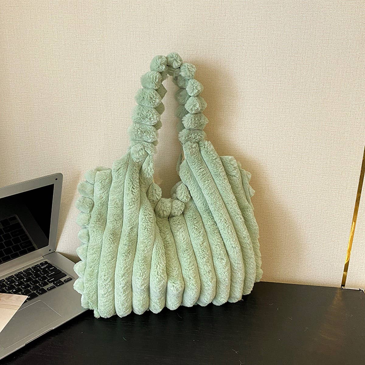 WINTER FASHION VERTICAL STRIPED SHOULDER PLUSH BAG_CWAB3957