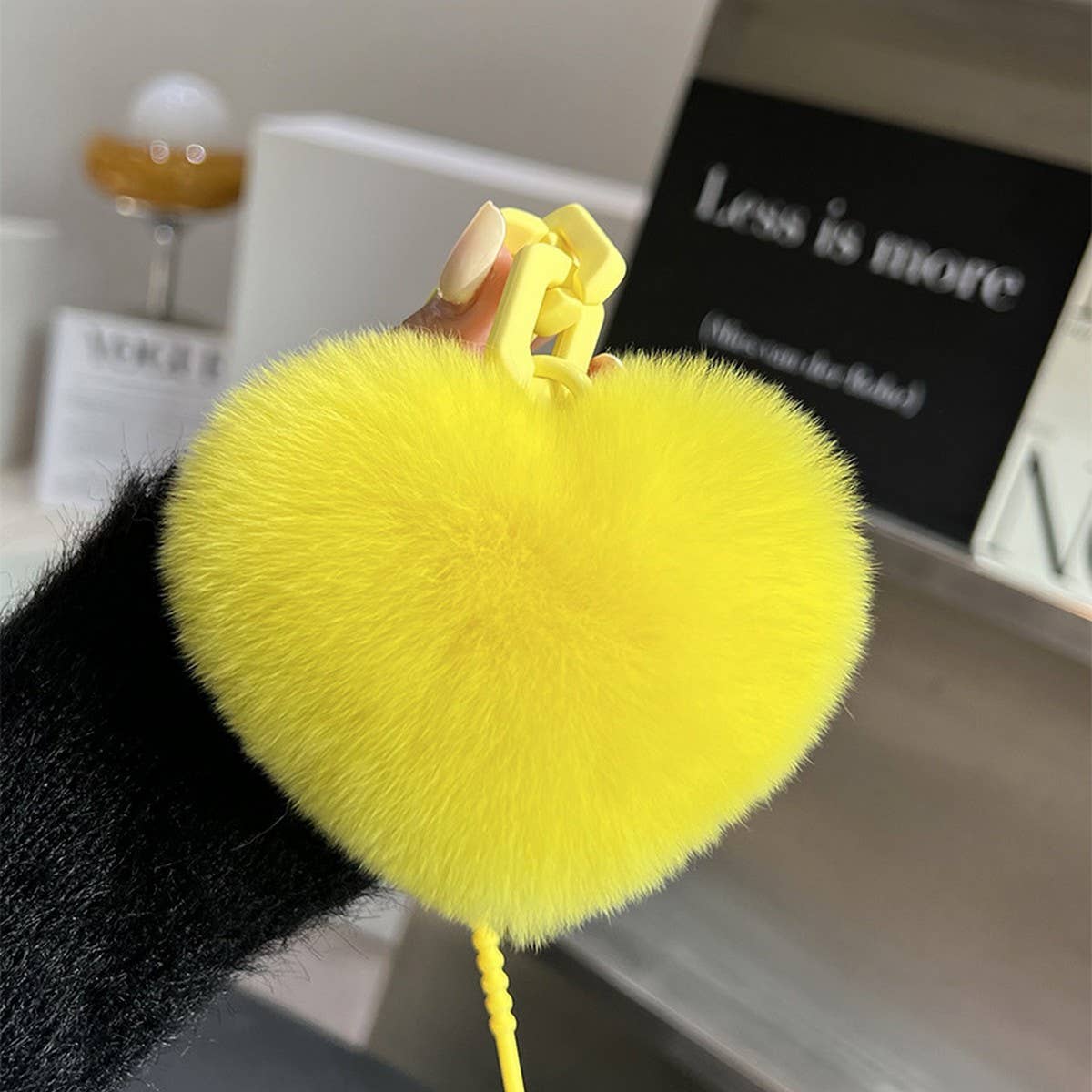 CREATIVE AND EXQUISITE LOVE HEART CHAIN KEYCHAIN