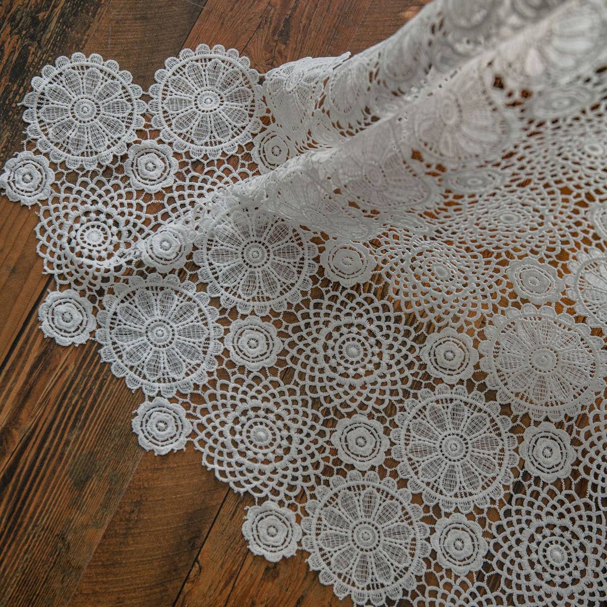 WATER-SOLUBLE EMBROIDERED LACE HOLLOW TABLECLOTH