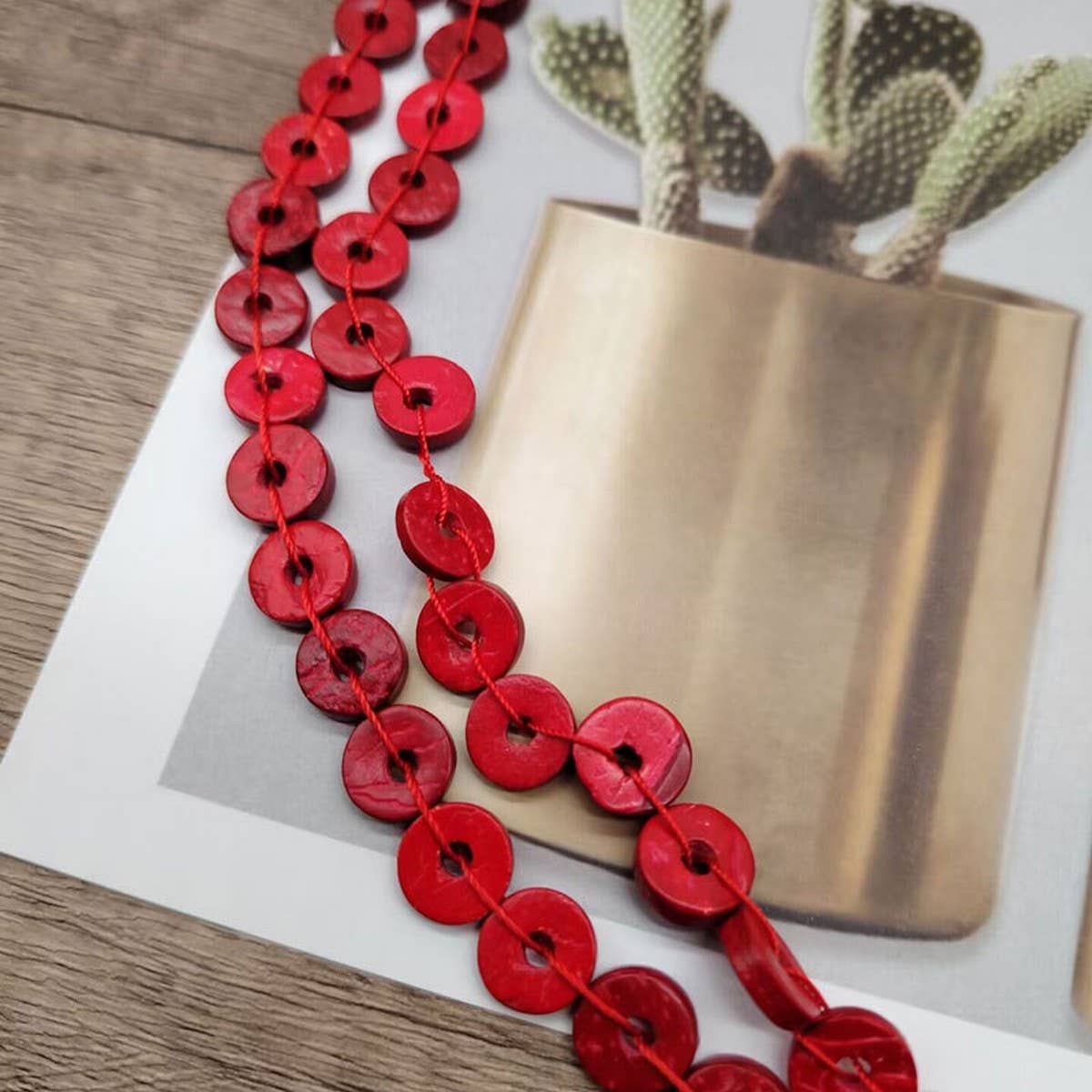 COCONUT SHELL RED MULTI-LAYER BEAD VINTAGE NECKLACE