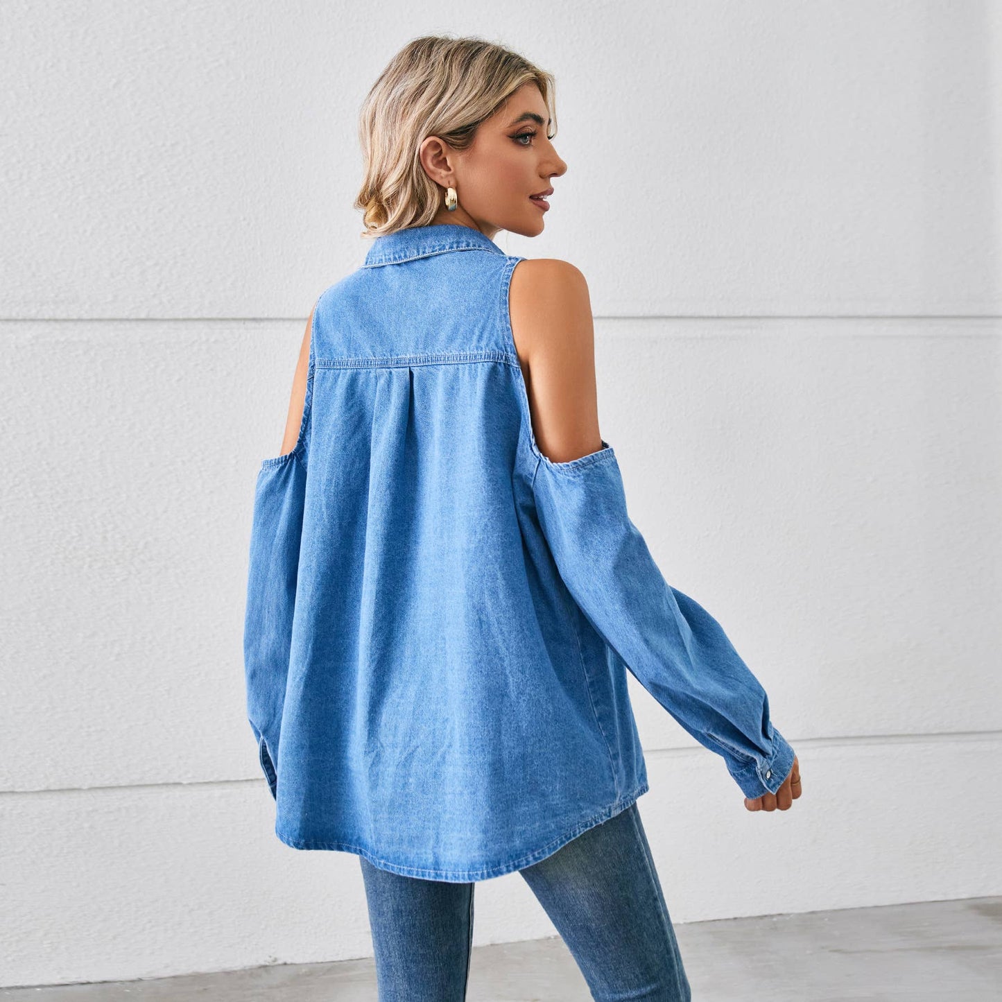 Washed off-the-shoulder long-sleeved shirt