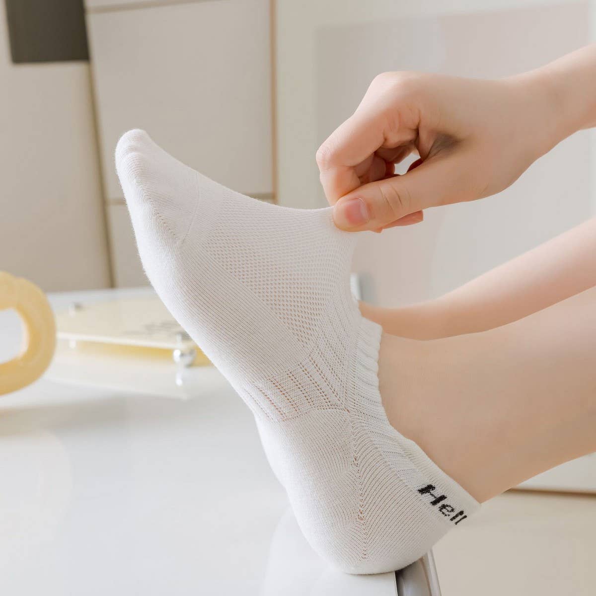 WOMEN MESH BREATHABLE INVISIBLE SOCKS