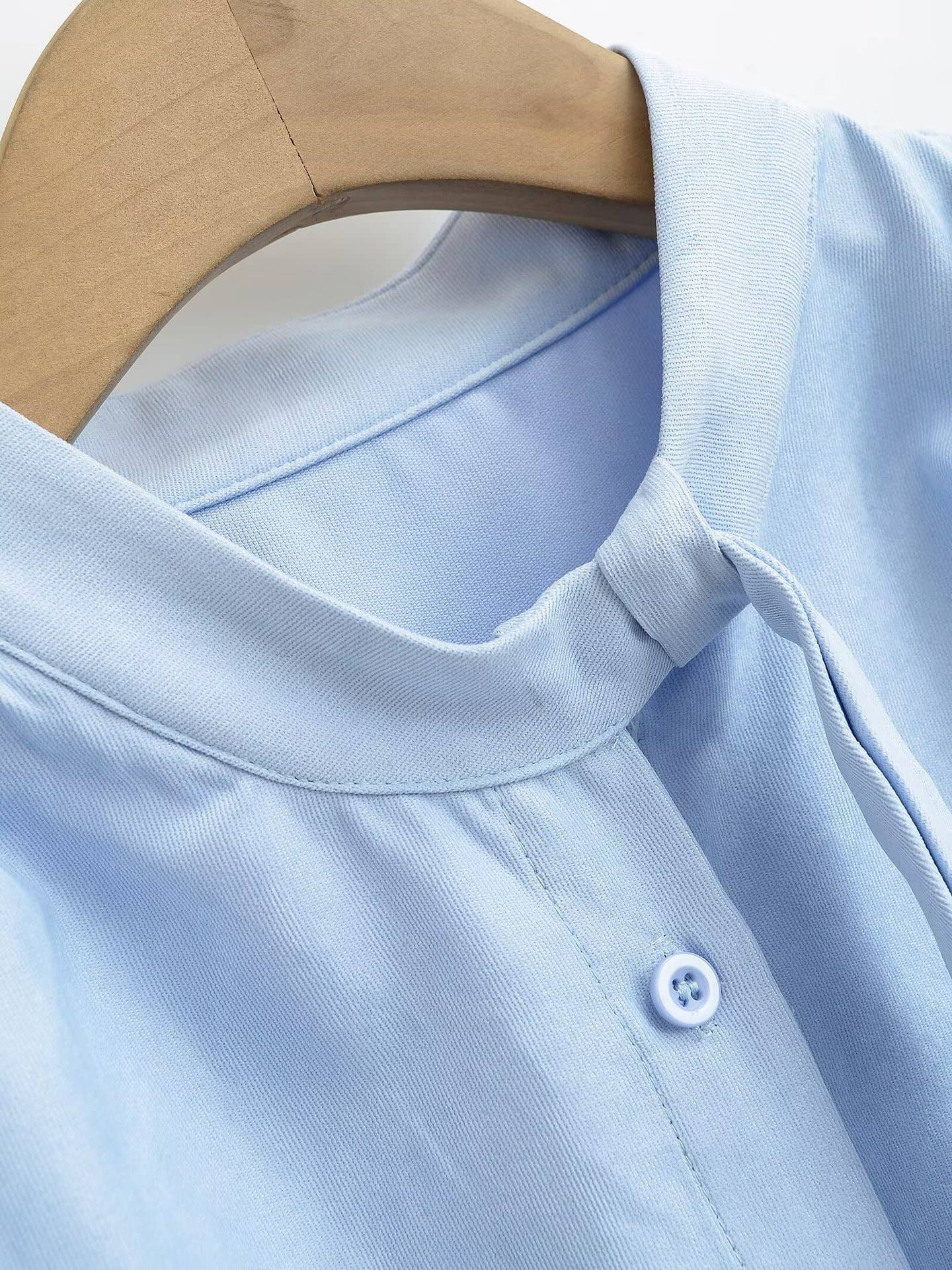 Stand-up collar and straight shoulders shirt