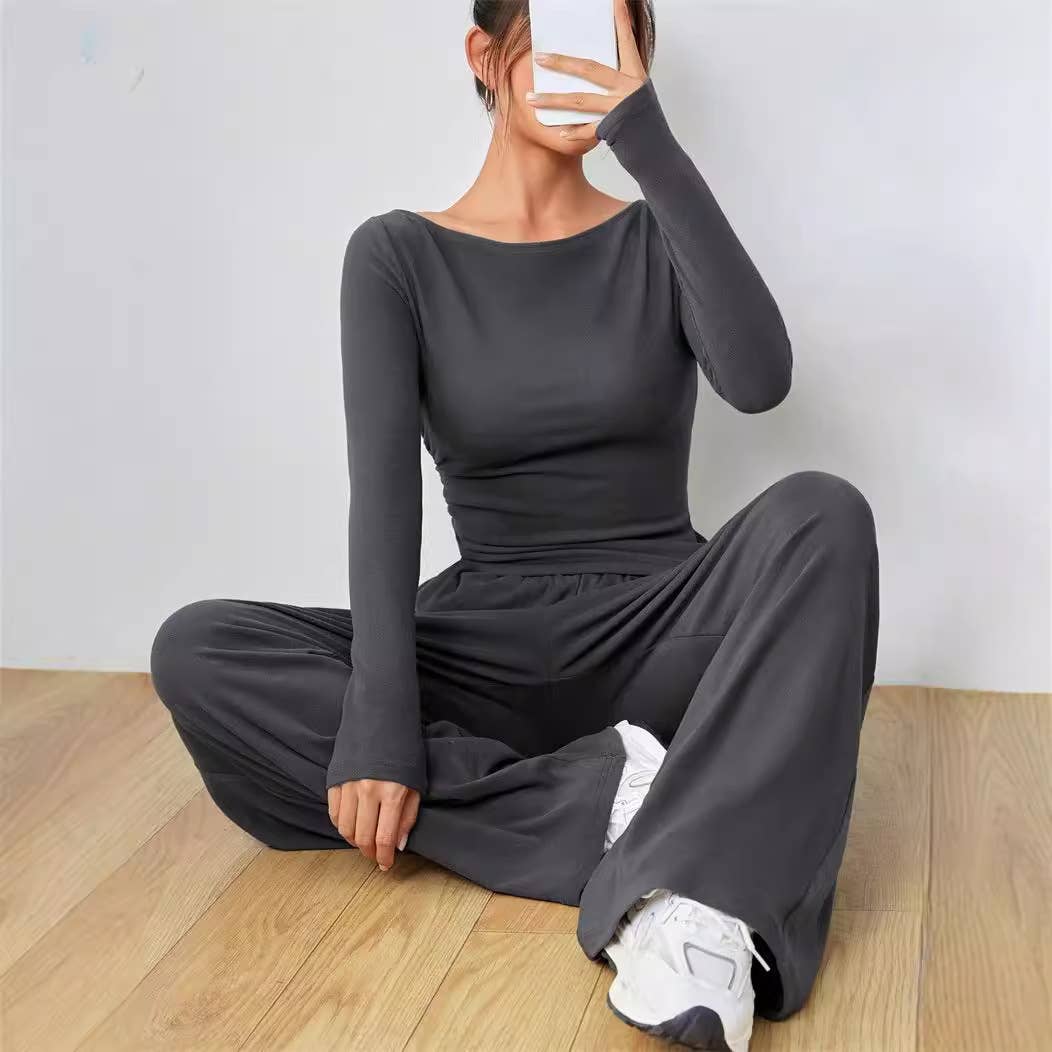 Loose-fitting top and wide-leg pants set