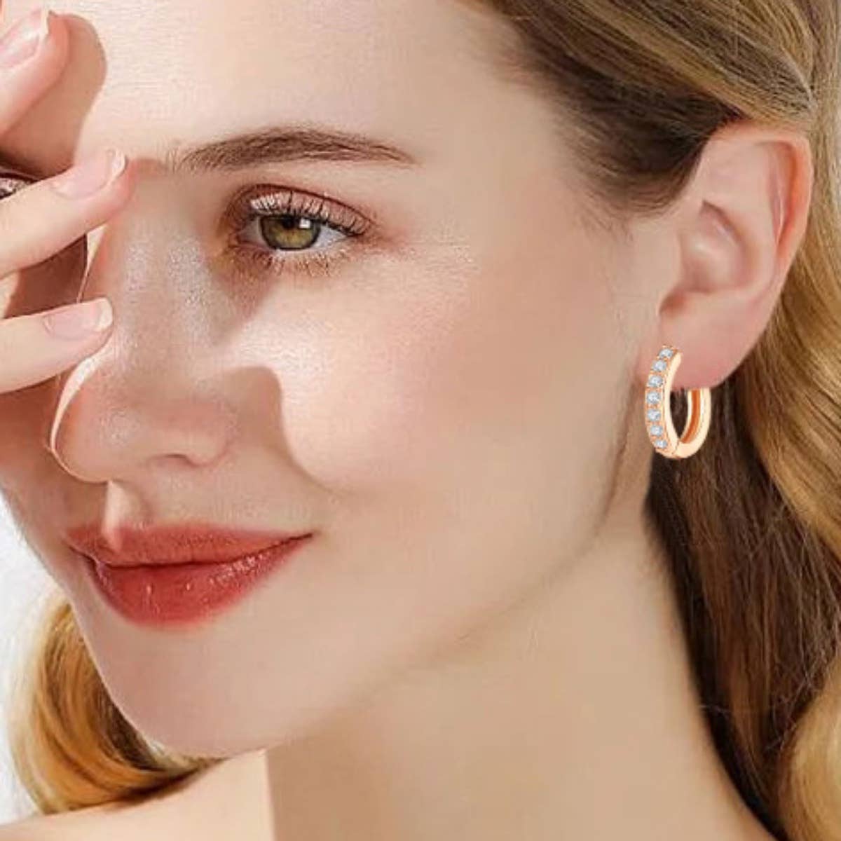 CWMM3002_SINGLE ROW DIAMOND EARRINGS TWO STUD EARRINGS