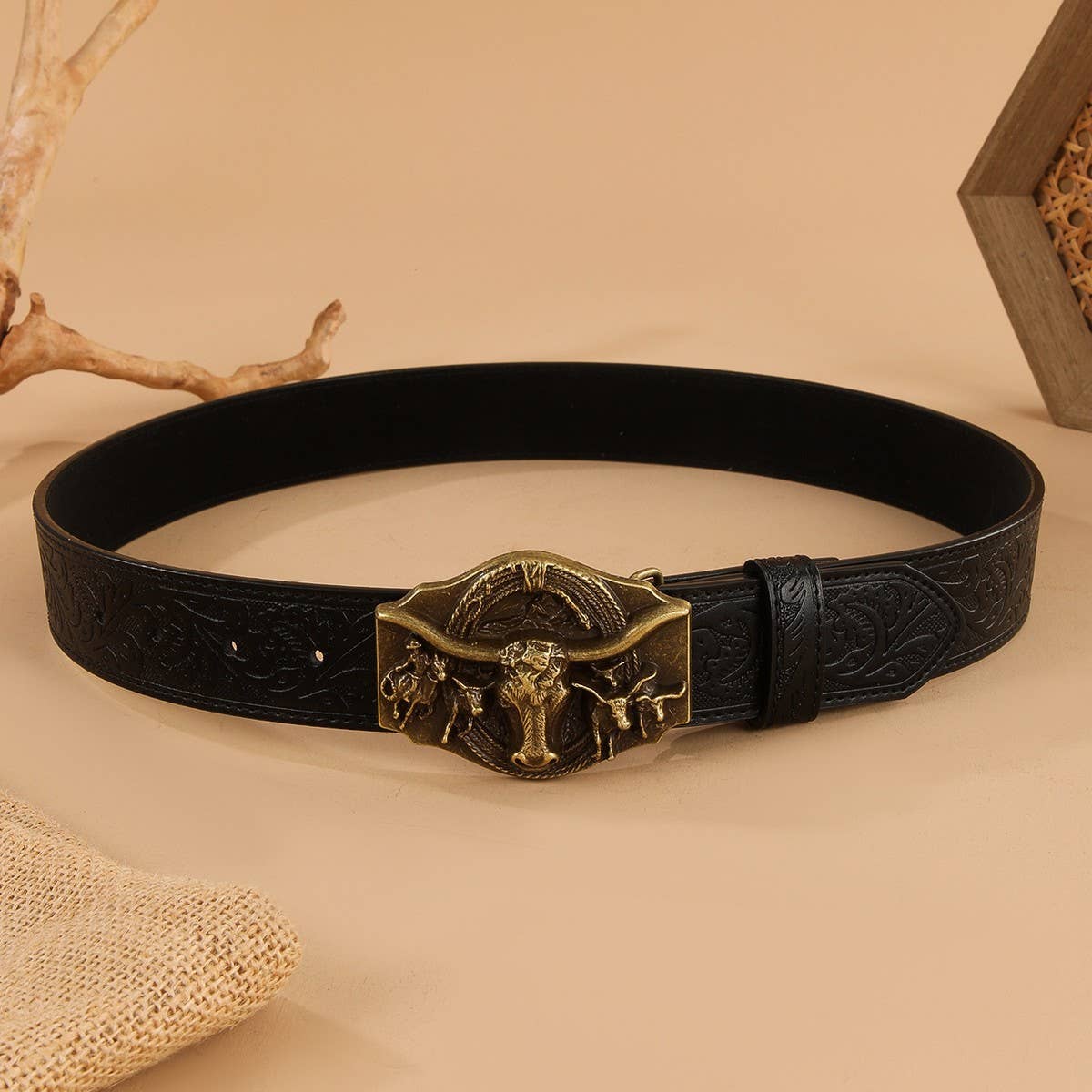 VINTAGE EMBOSSED BELT ENGRAVED BULL HEAD STYLE BELT