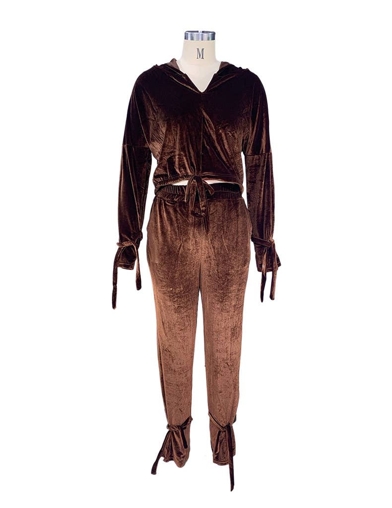 LONG-SLEEVED HOODIE AND PANTS SUIT IN CANARY