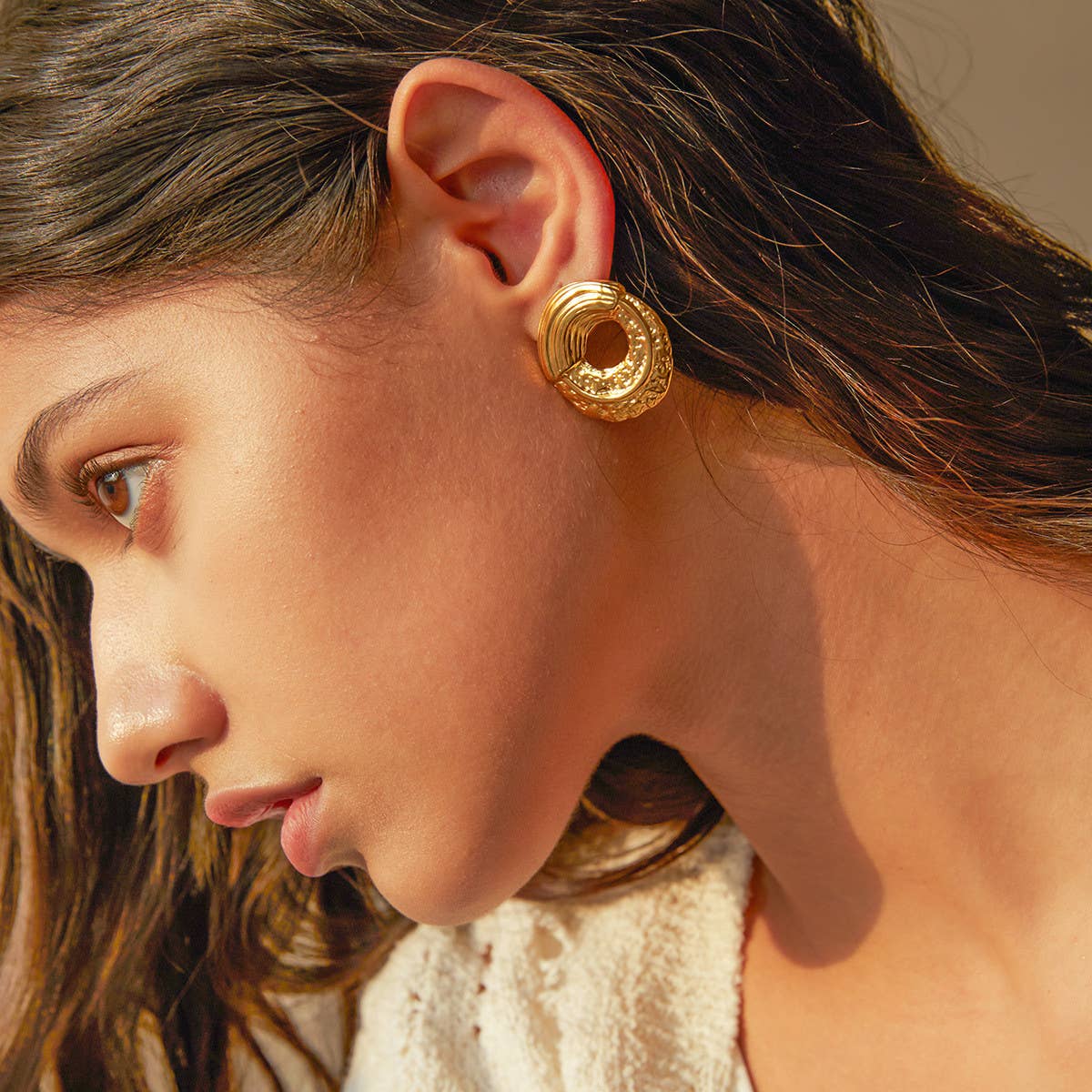 NEW STYLE PLEATED HAMMERED ROUND HOLLOW EARRINGS_CWAHA0893