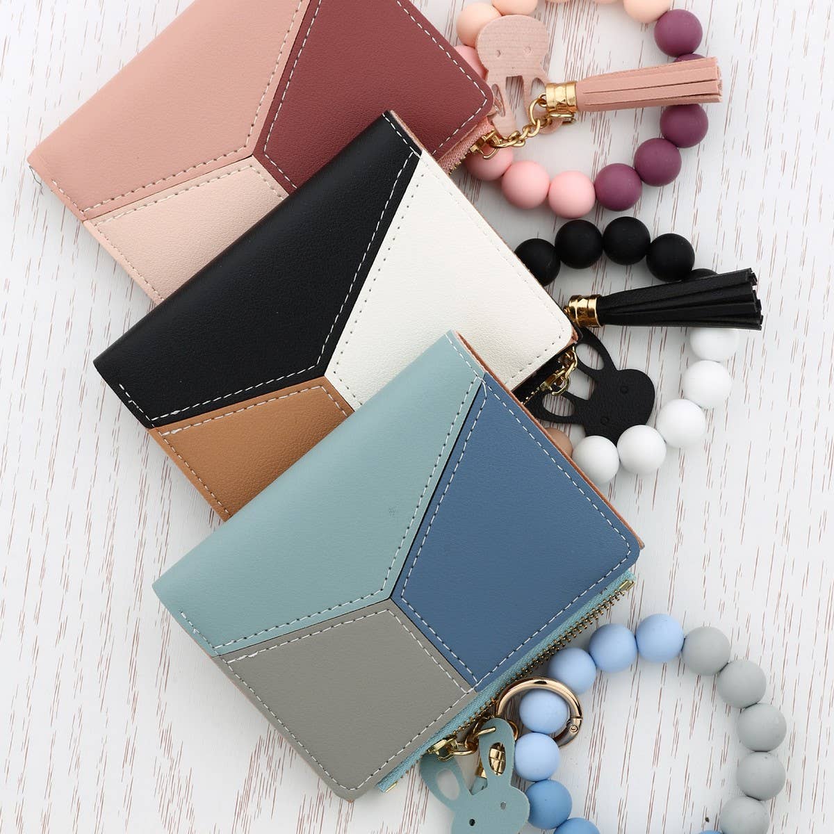 Mini Card Wallet with Beaded Bracelet Keychain_CWAB4947