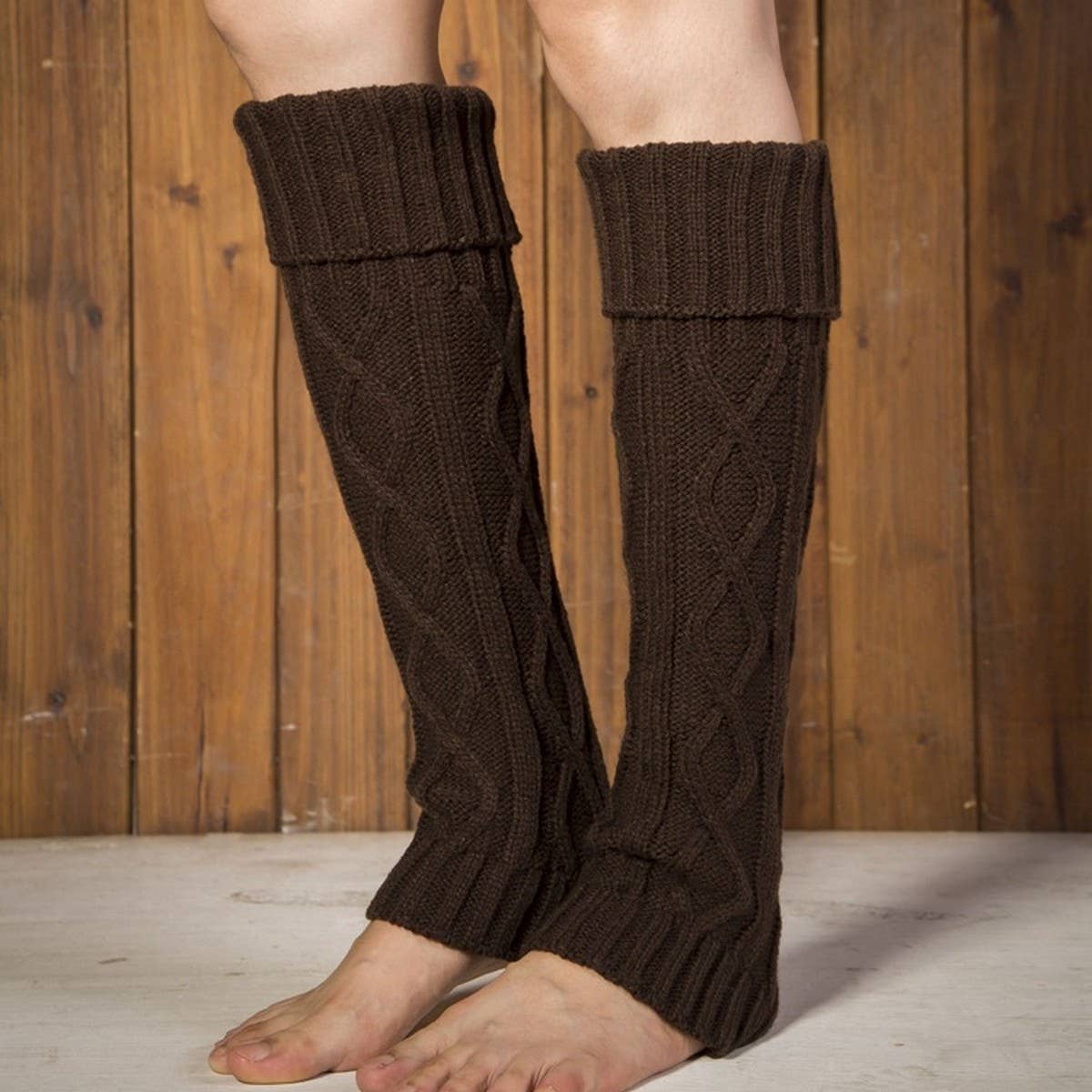 WARM MID-LENGTH DIAMOND-SHAPED SOCKS
