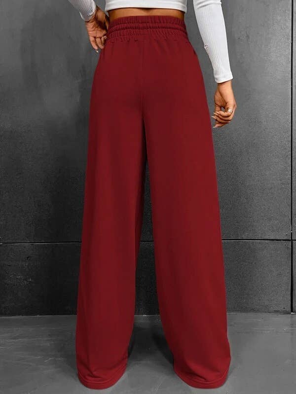 Straight-leg loose sweatpants and wide-leg pants