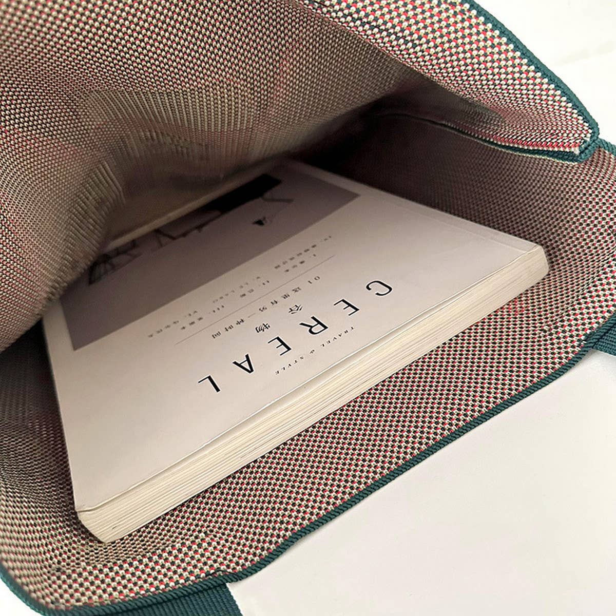 CARTOON CASTLE LARGE CAPACITY KNITTED TOTE BAG_CWAB1513