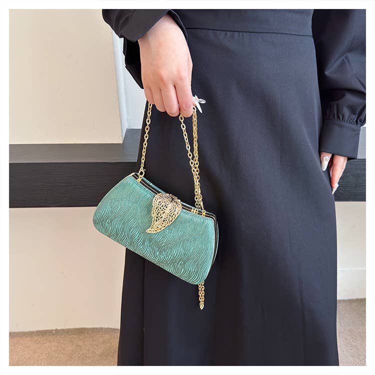 Fashionable shiny and versatile crossbody bag