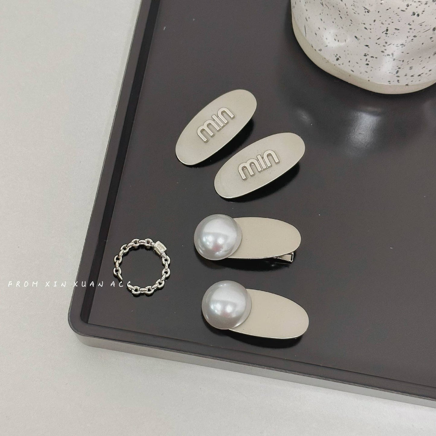 Simple letter Pearl beak clip Premium side fringe clip