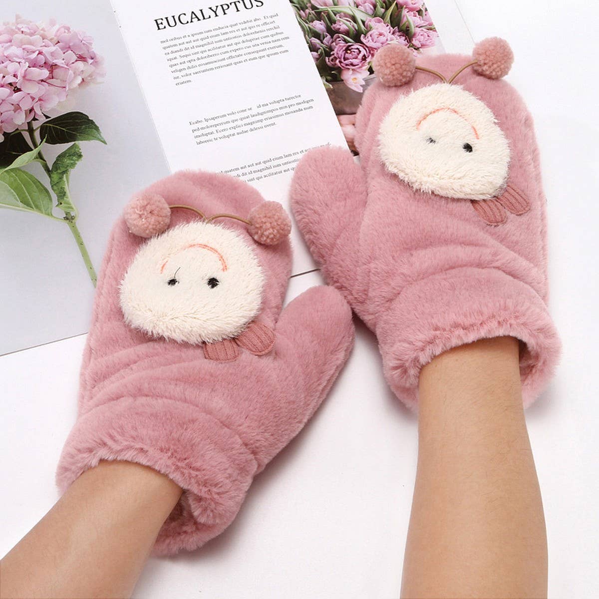 CUTE WINTER PLUSH AND THICKENED RABBIT FUR GLOVES_CWAG0267