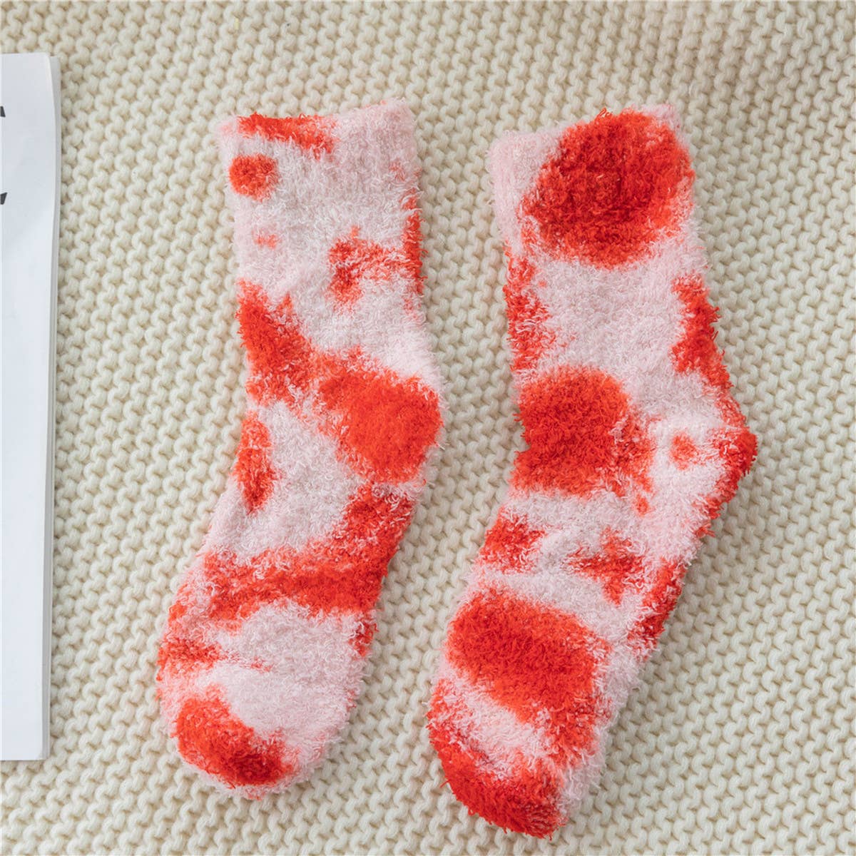 WOMEN PADDED TIE-DYED CORAL VELVET SOCKS
