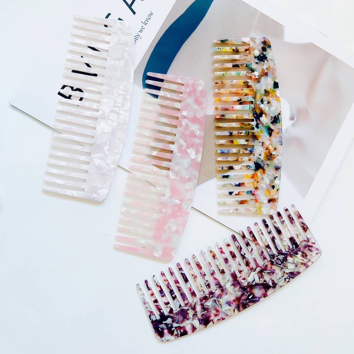 SIMPLE ANTI-STATIC LEOPARD PRINT HAIR COMB