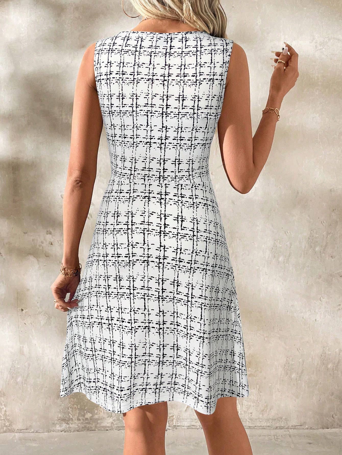 Stripe round-neck sleeveless color-blocked dress