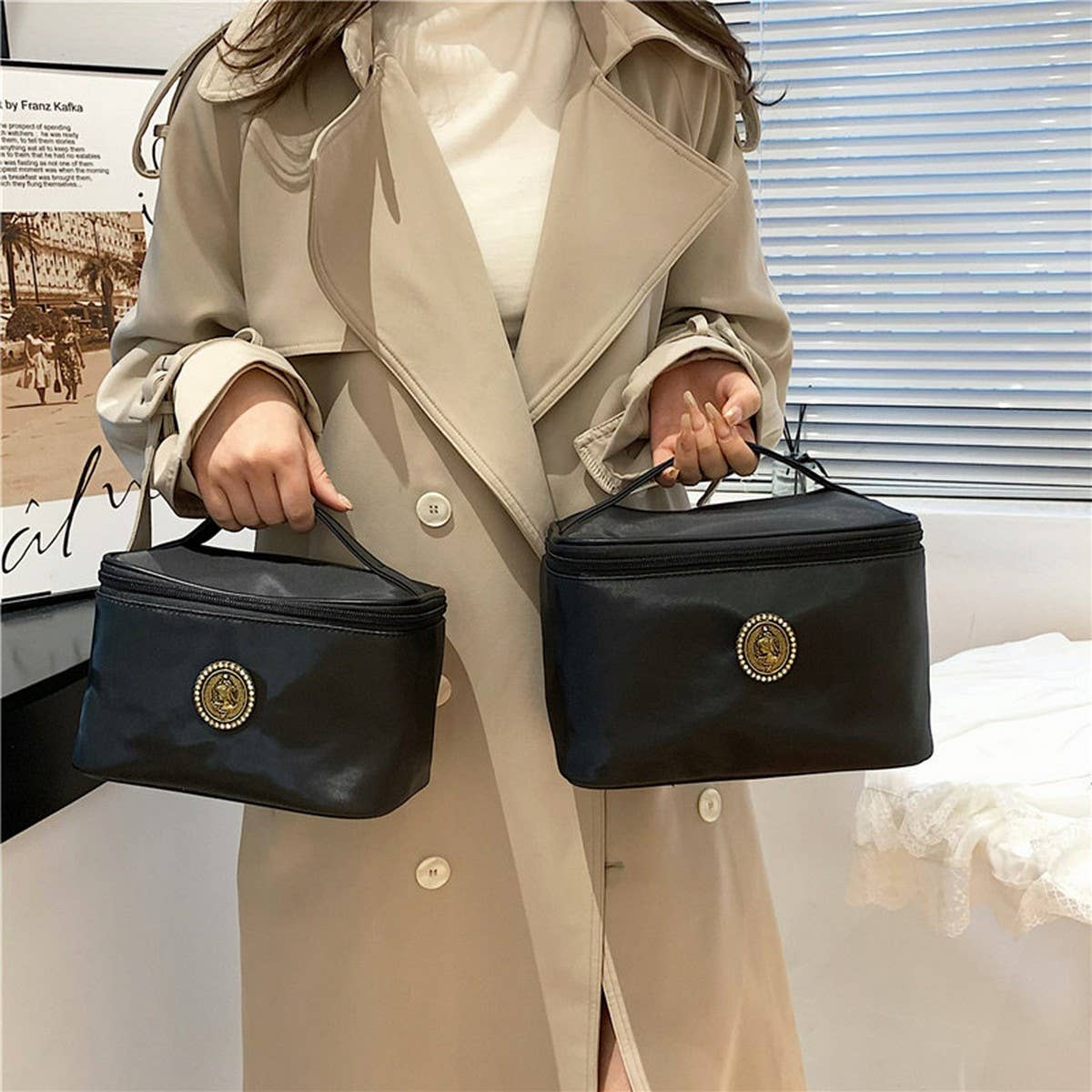 NEW HIGH-END BLACK SOLID COLOR COSMETIC BAG_CWAB4498